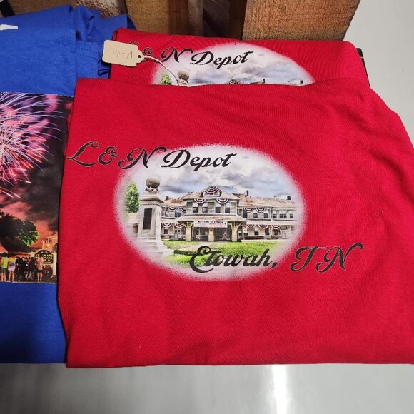 Twisted T's T-Shirts L& N Depot - Picture 2 of 3